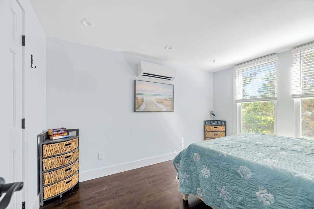 Photo of Bedroom in Ocean Bay Park