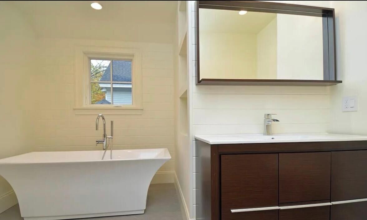 Photo of Bathroom in Old Tappan