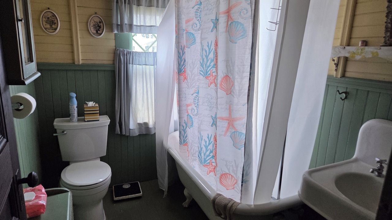 Photo of Bathroom in Ocean Park