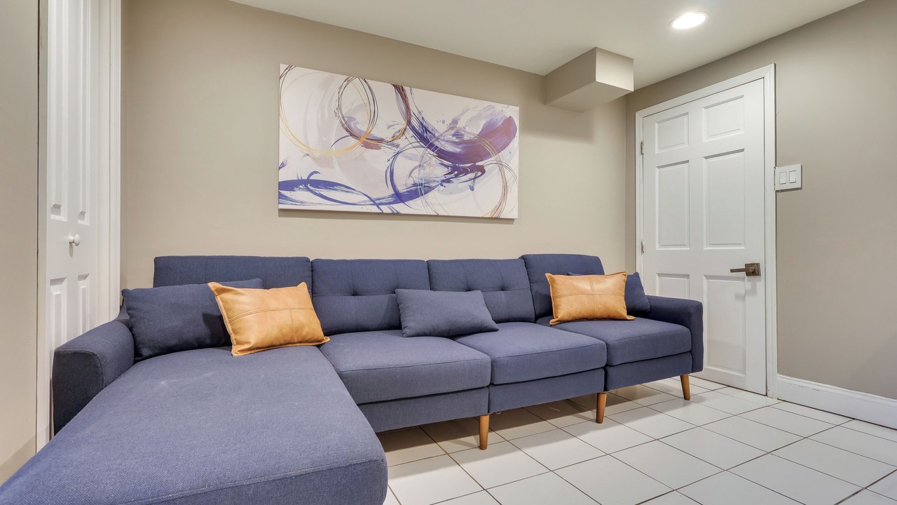 Photo of Livingroom in Teaneck