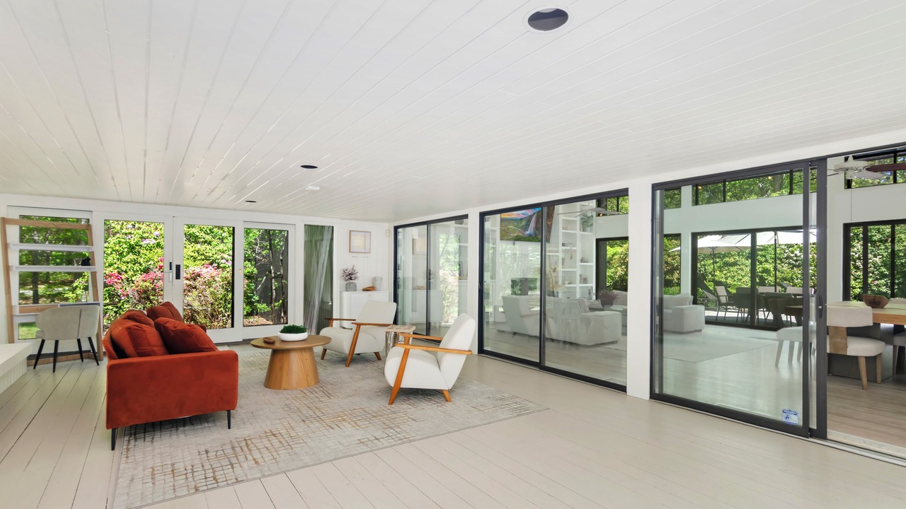 Photo of Livingroom in Westhampton