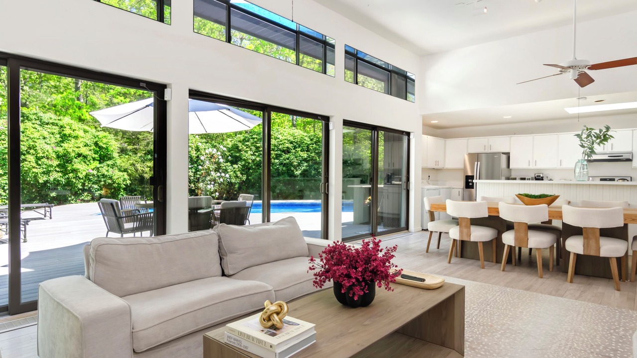 Photo of Livingroom in Westhampton
