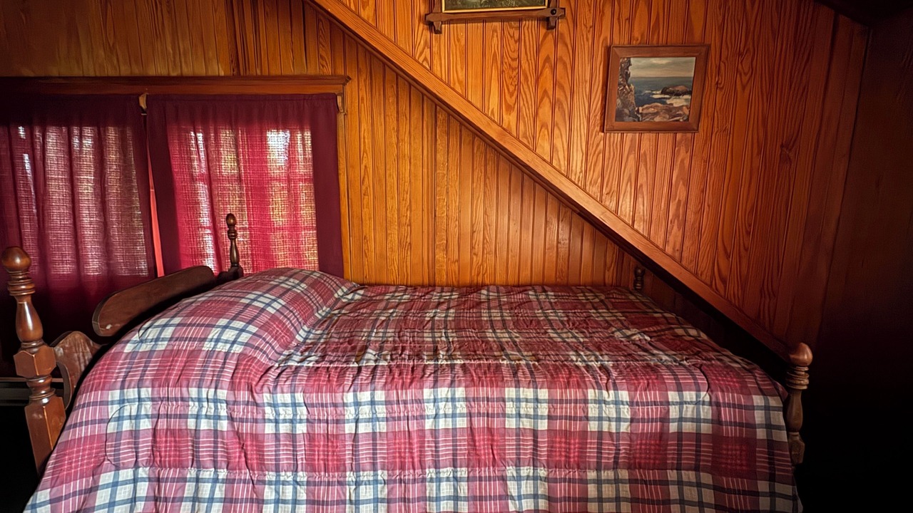 Photo of Bedroom in Long Lake