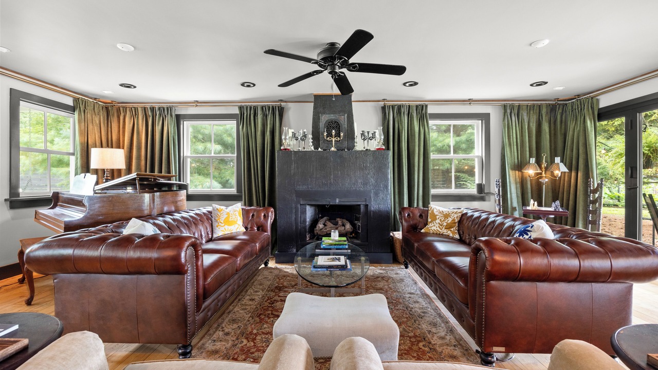 Photo of Livingroom in Leeds