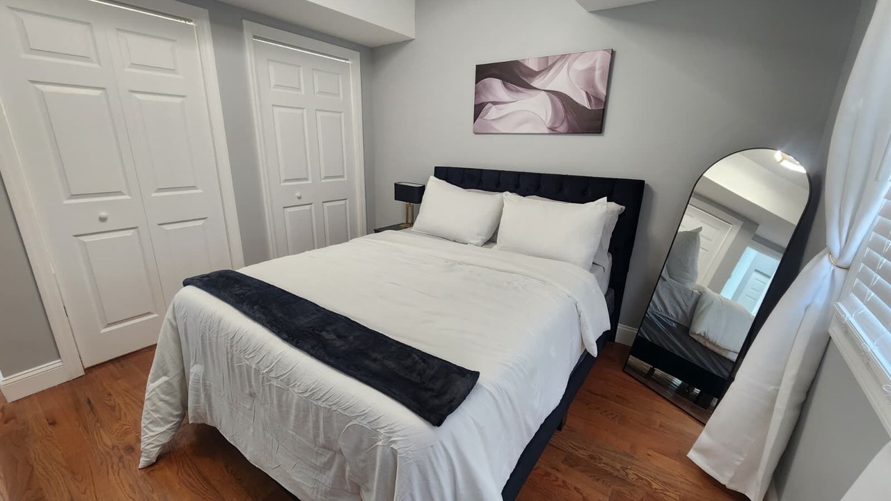 Photo of Bedroom in Teaneck
