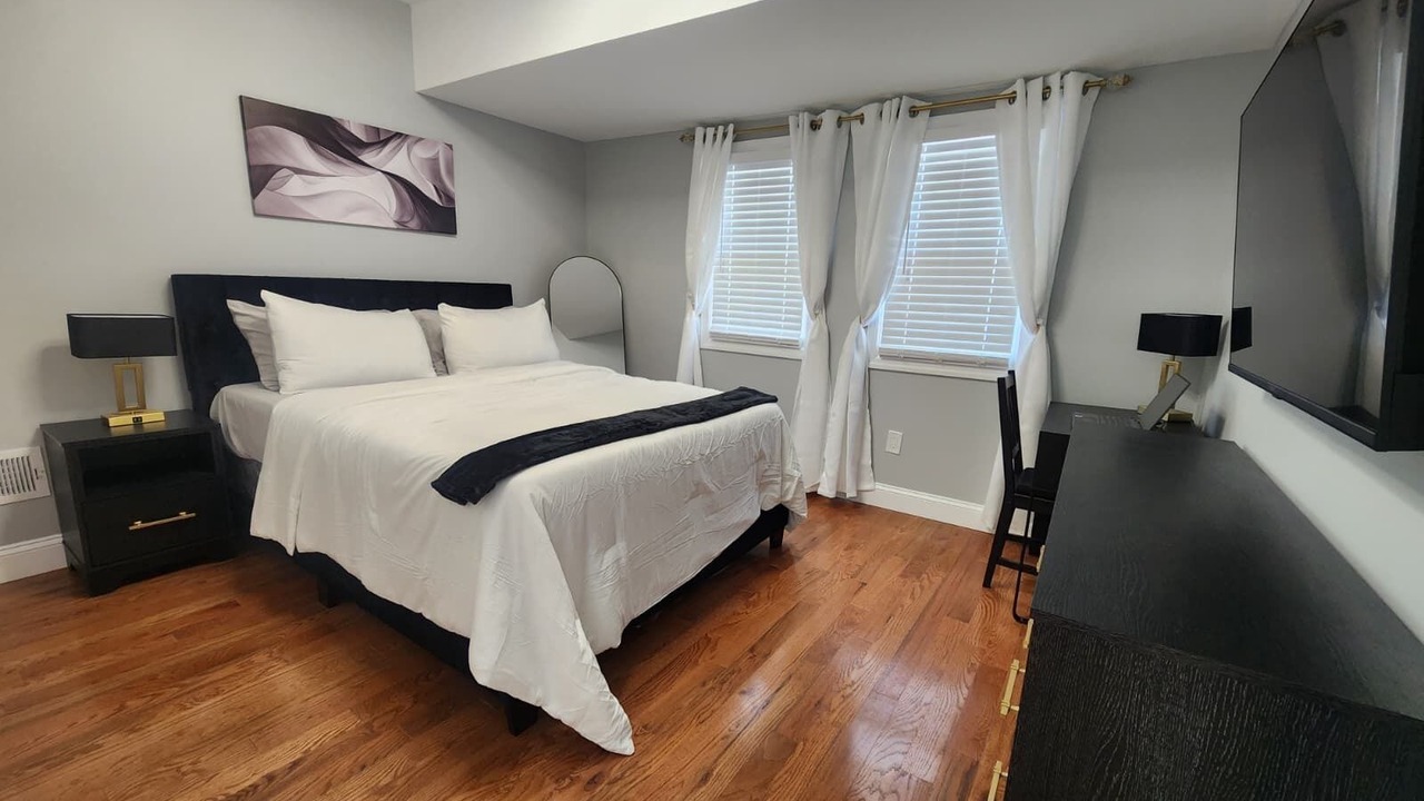 Photo of Bedroom in Teaneck