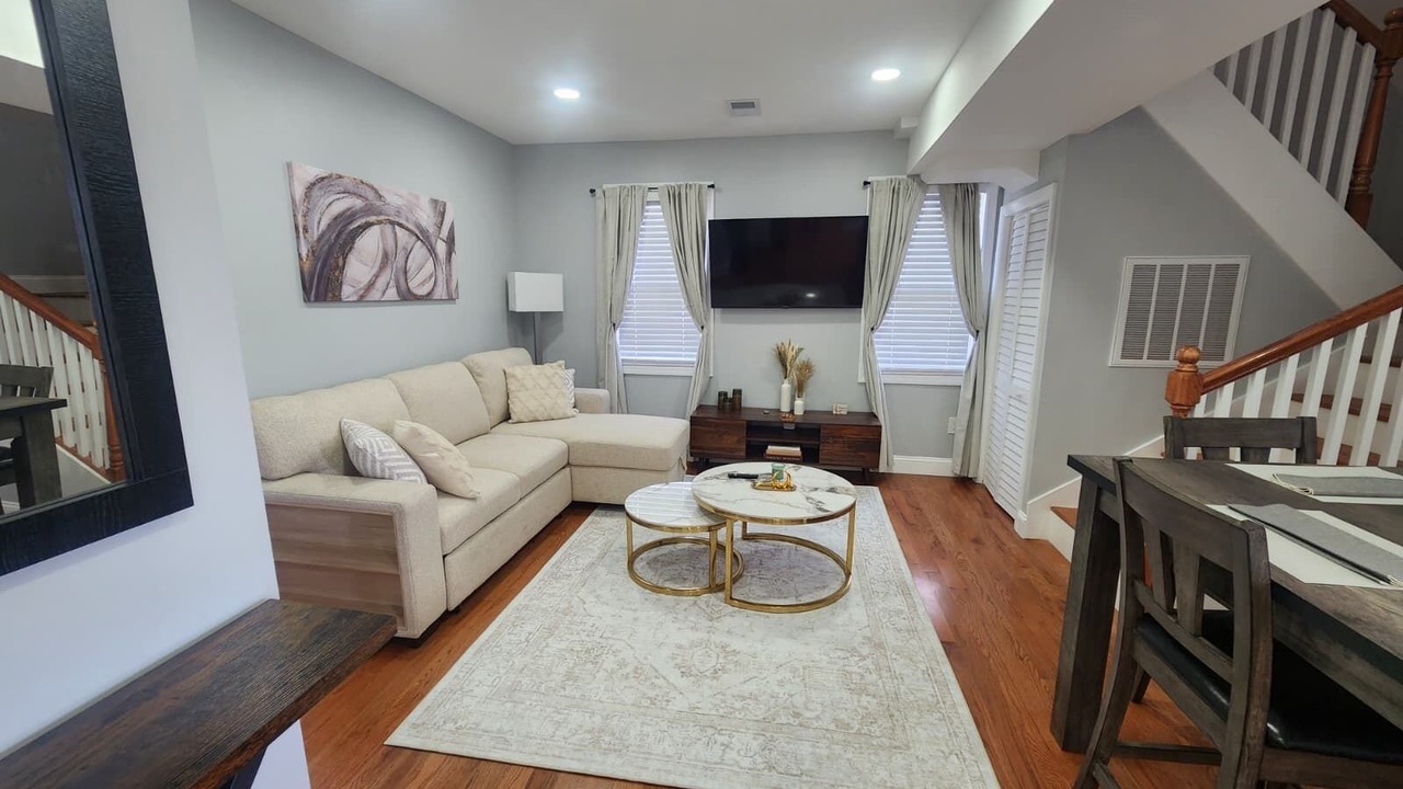 Photo of Livingroom in Teaneck