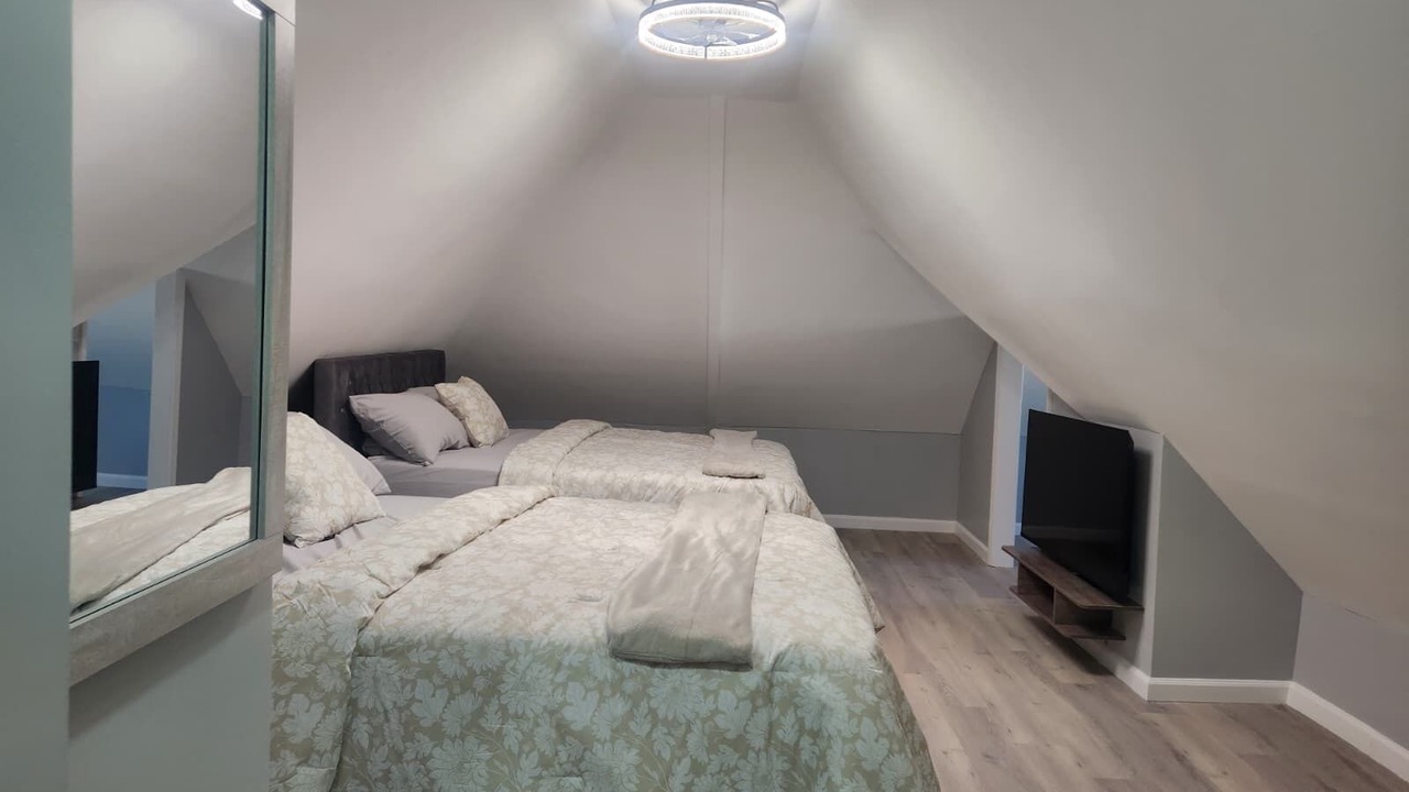 Photo of Bedroom in Teaneck