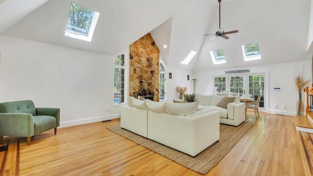 Photo of Livingroom in Water Mill