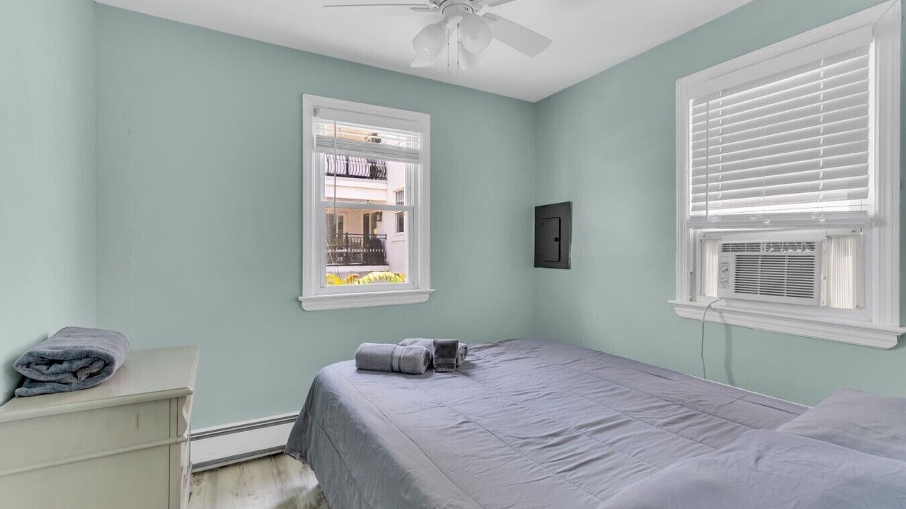 Photo of Bedroom in Seaside Heights