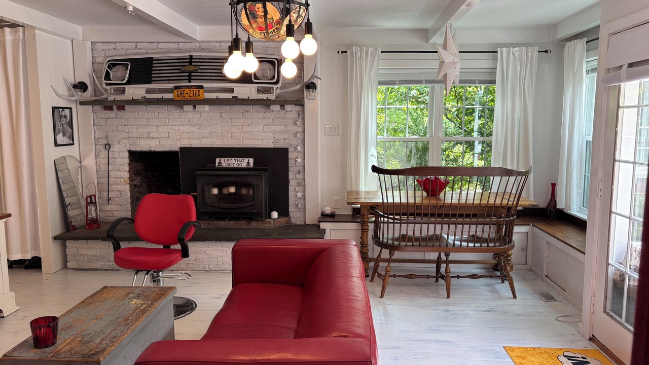Photo of Livingroom in Brewster
