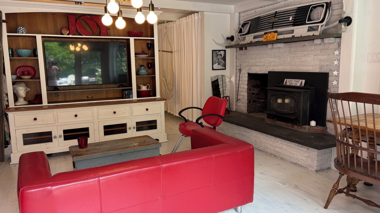 Photo of Livingroom in Brewster
