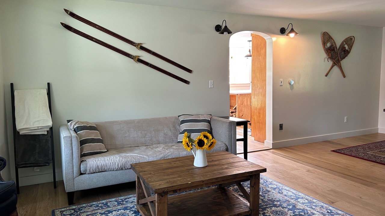 Photo of Livingroom in Bridgewater Corners