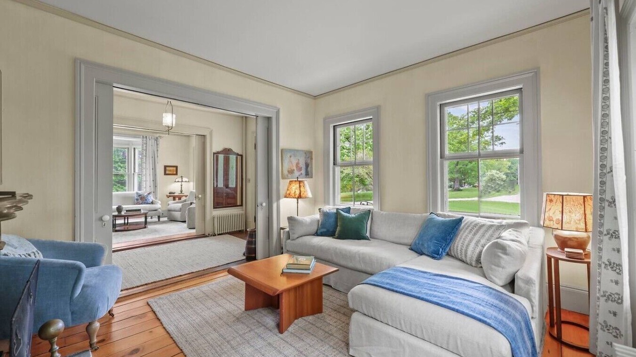Photo of Livingroom in Lenox