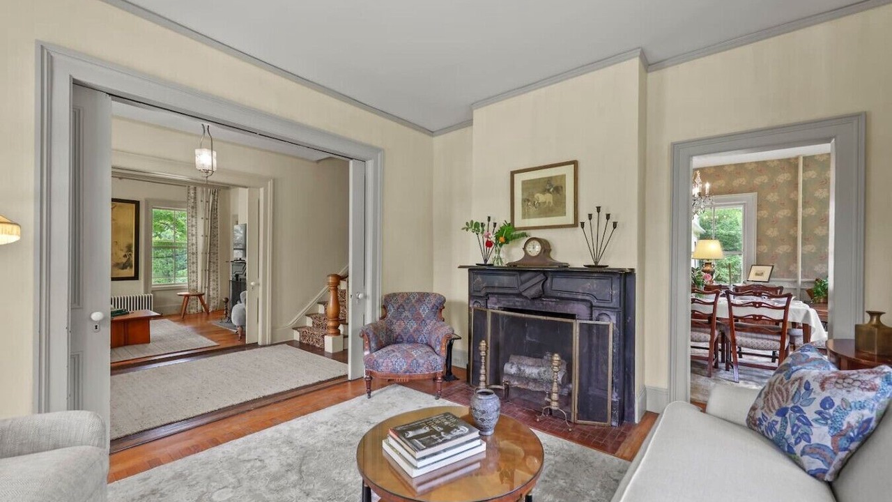 Photo of Livingroom in Lenox