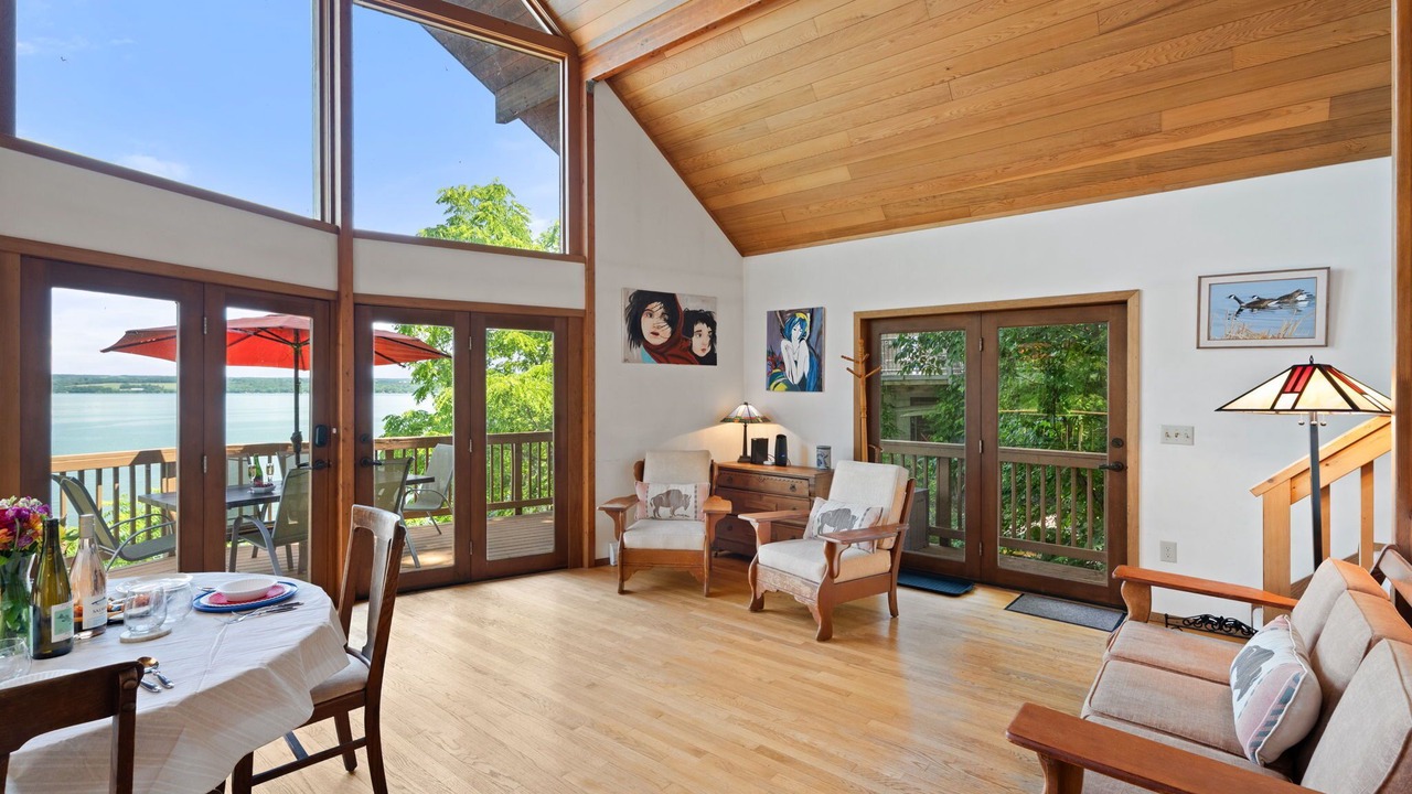 Photo of Livingroom in Romulus