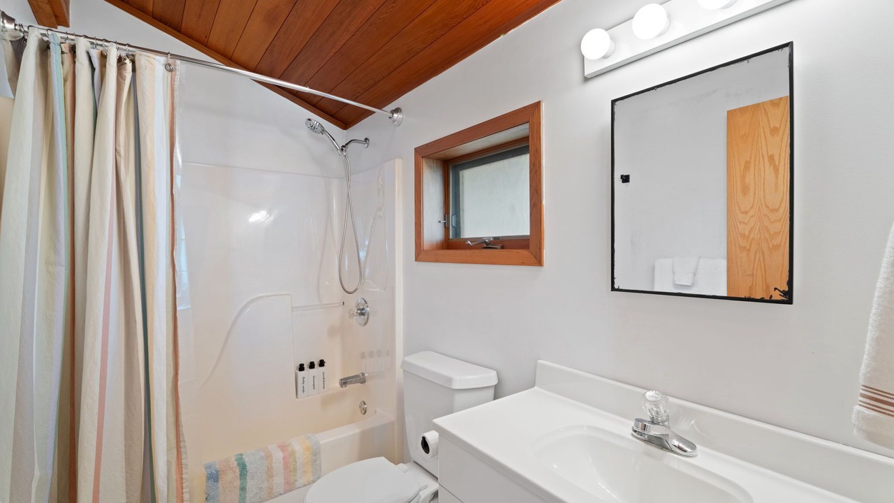 Photo of Bathroom in Romulus