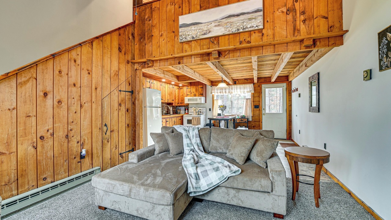 Photo of Livingroom in Oak Hill