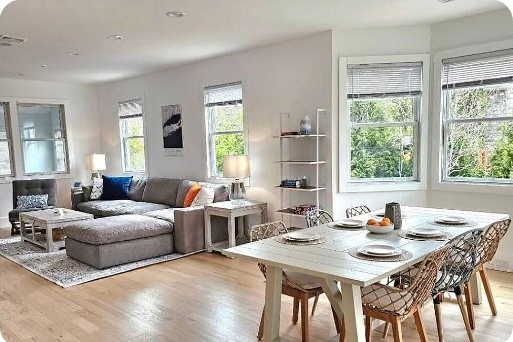 Photo of Livingroom in Center Moriches