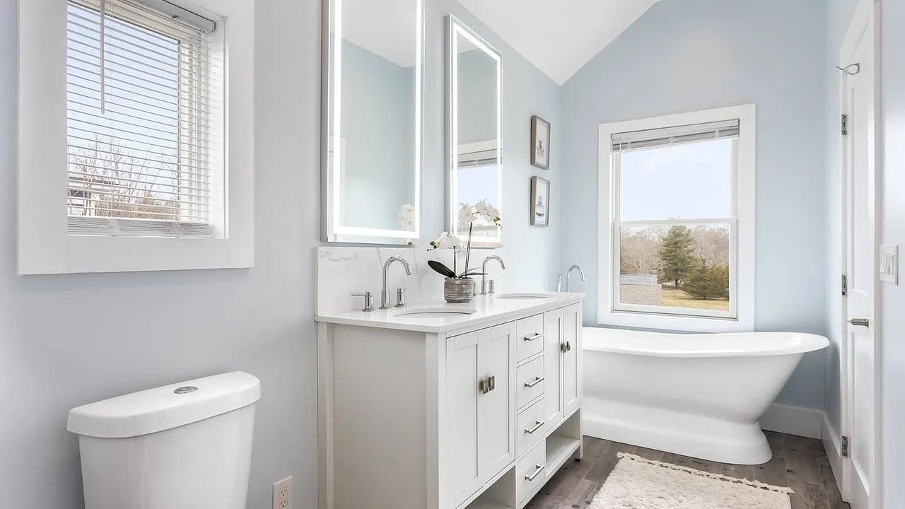 Photo of Bathroom in Center Moriches