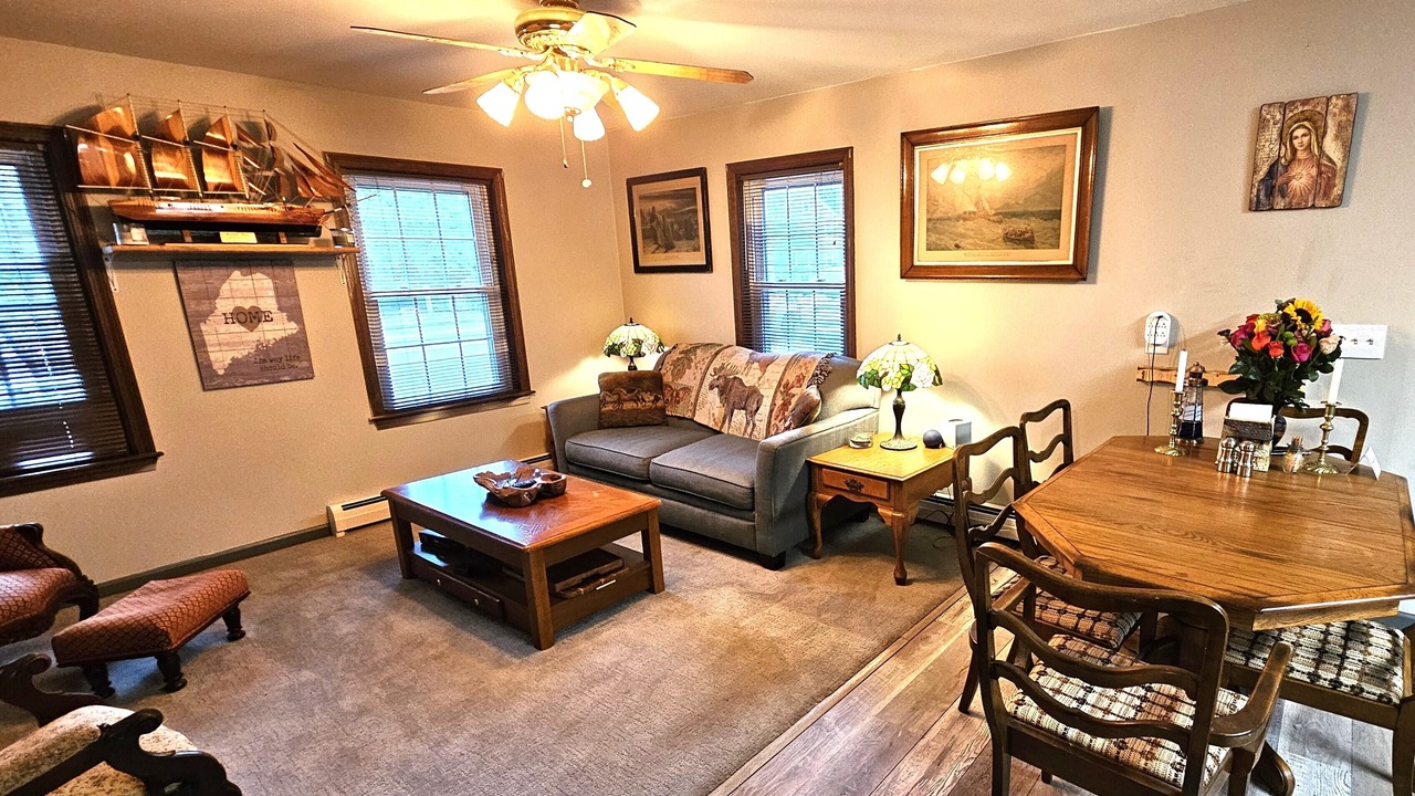 Photo of Livingroom in Westbrook