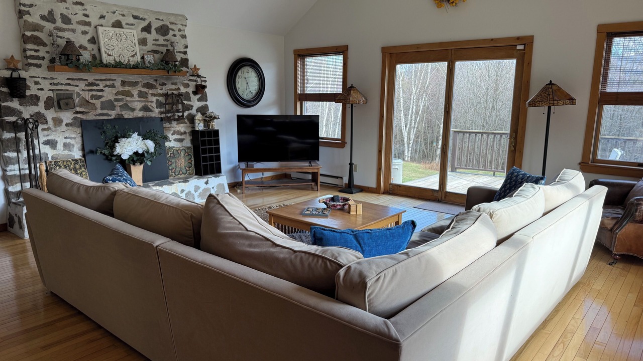 Photo of Livingroom in Town of Conesville