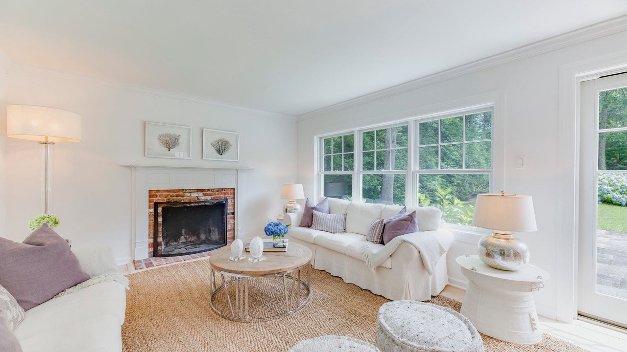 Photo of Livingroom in Northwest Harbor