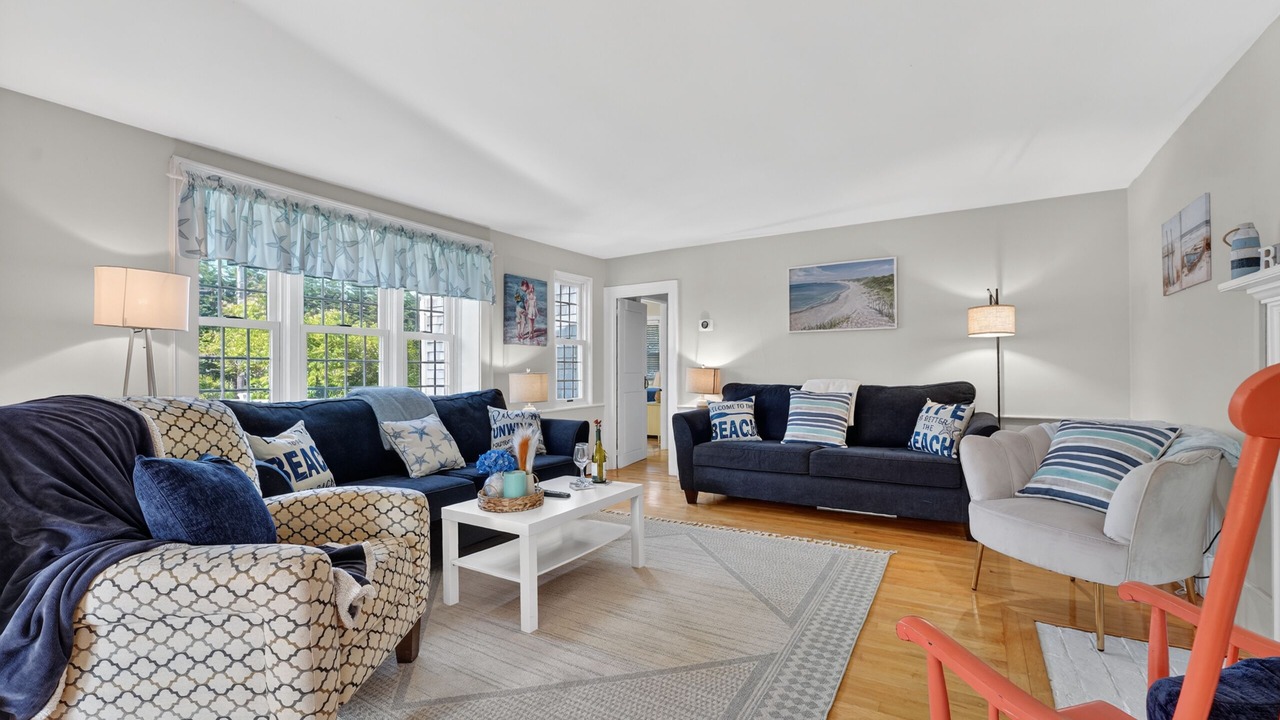 Photo of Livingroom in Dennis