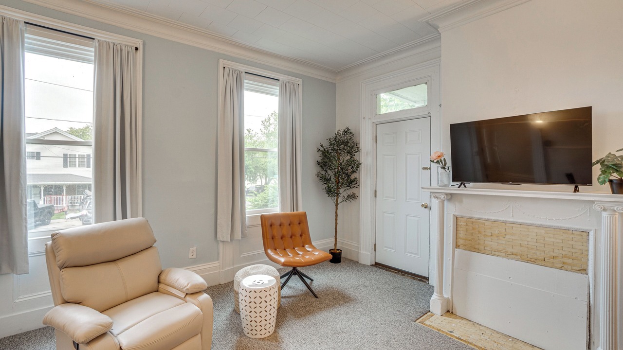 Photo of Livingroom in Oswego