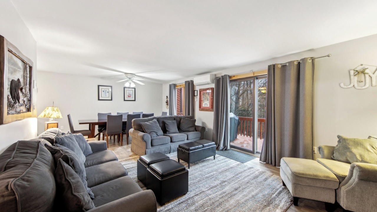 Photo of Livingroom in North Creek