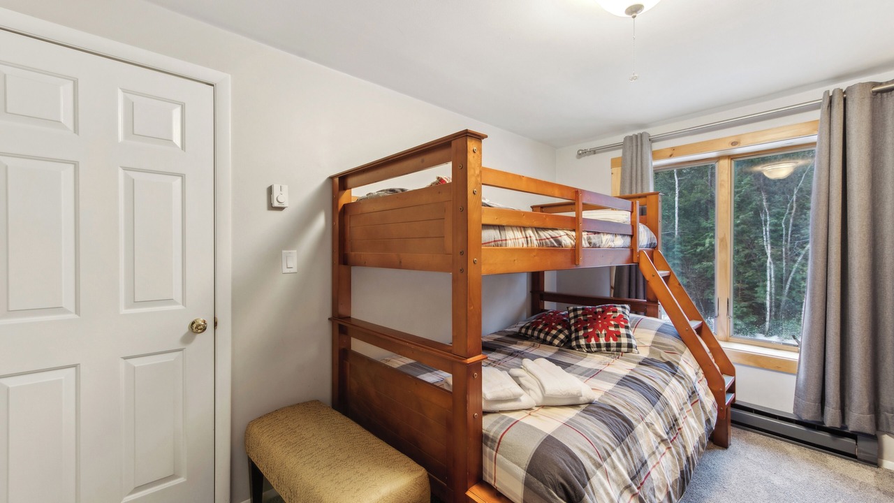 Photo of Bedroom in North Creek