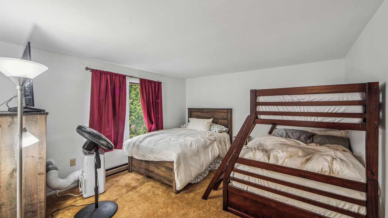 Photo of Bedroom in North Creek