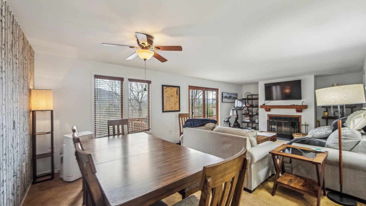 Photo of Livingroom in North Creek
