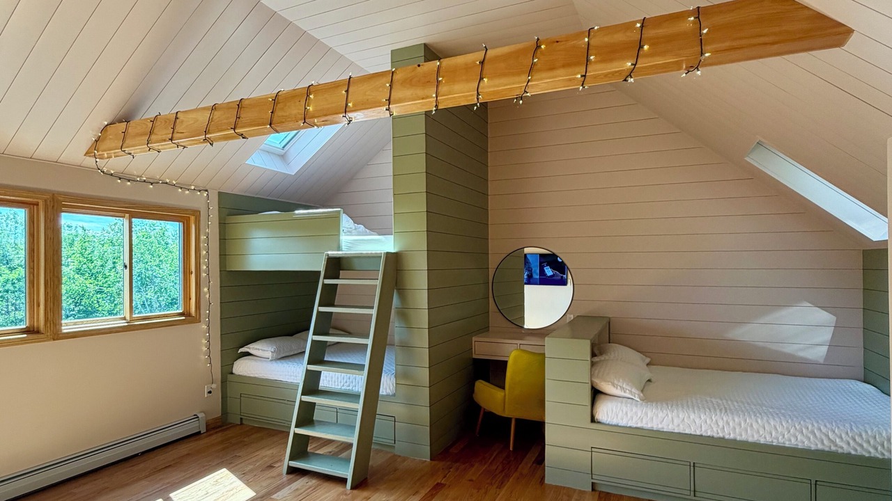 Photo of Bedroom in Moultonborough