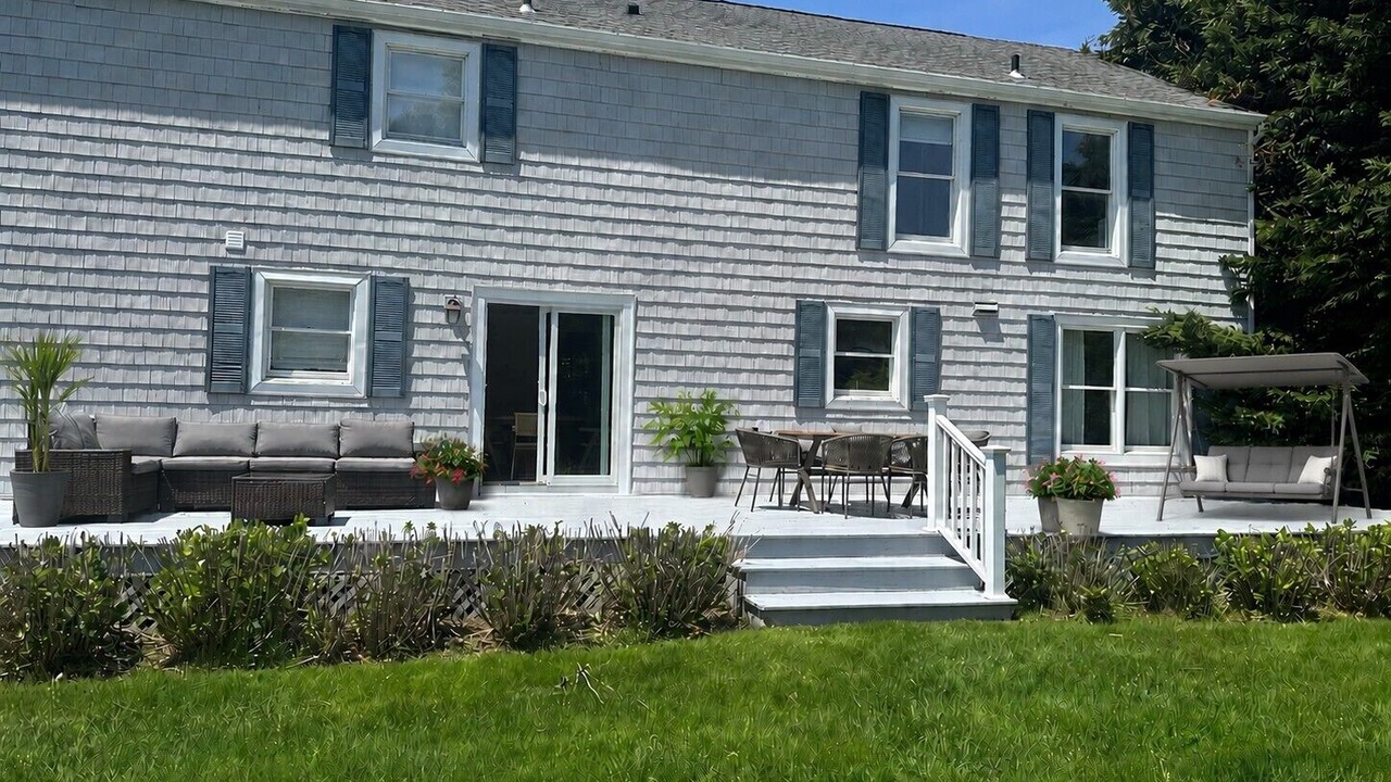Photo of Outdoor in Village of Southampton