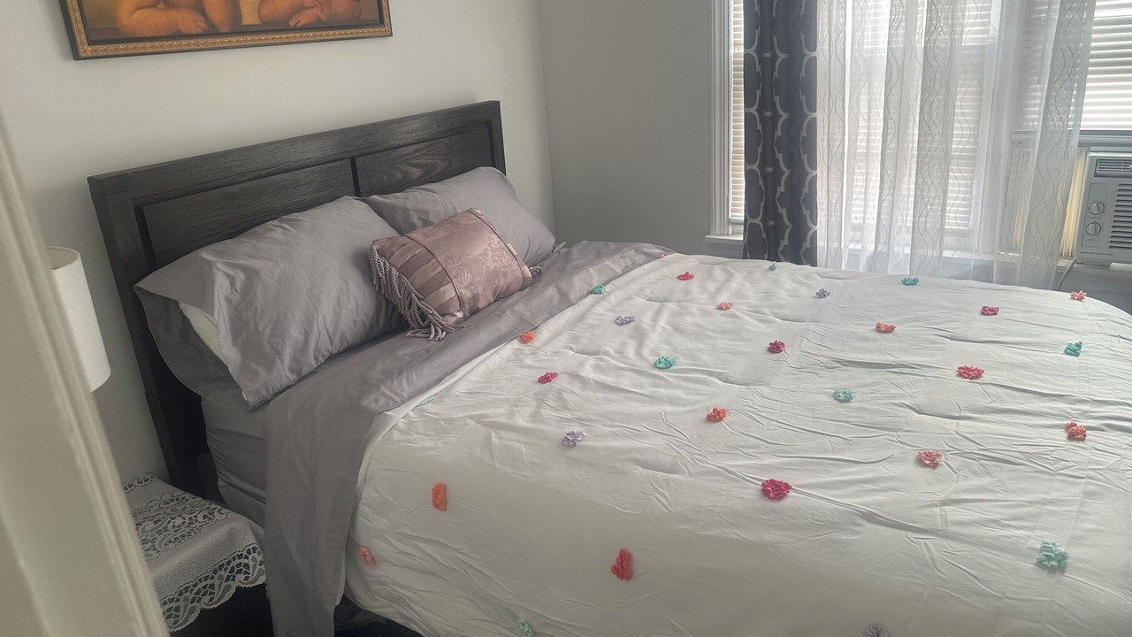 Photo of Bedroom in Elmont