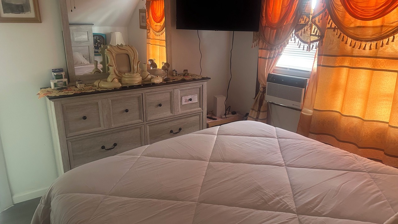 Photo of Bedroom in Elmont