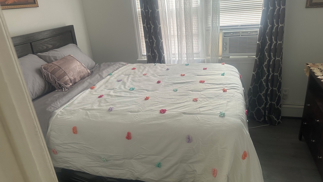 Photo of Bedroom in Elmont