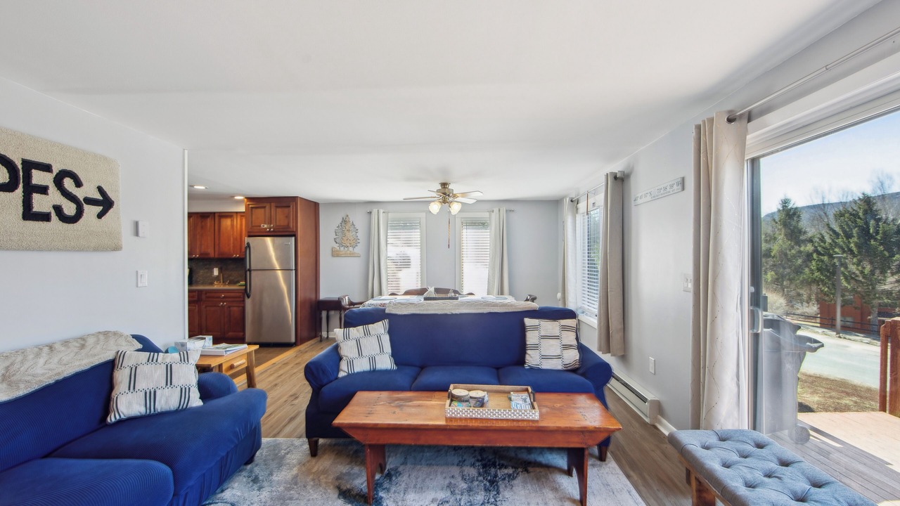 Photo of Livingroom in North Creek