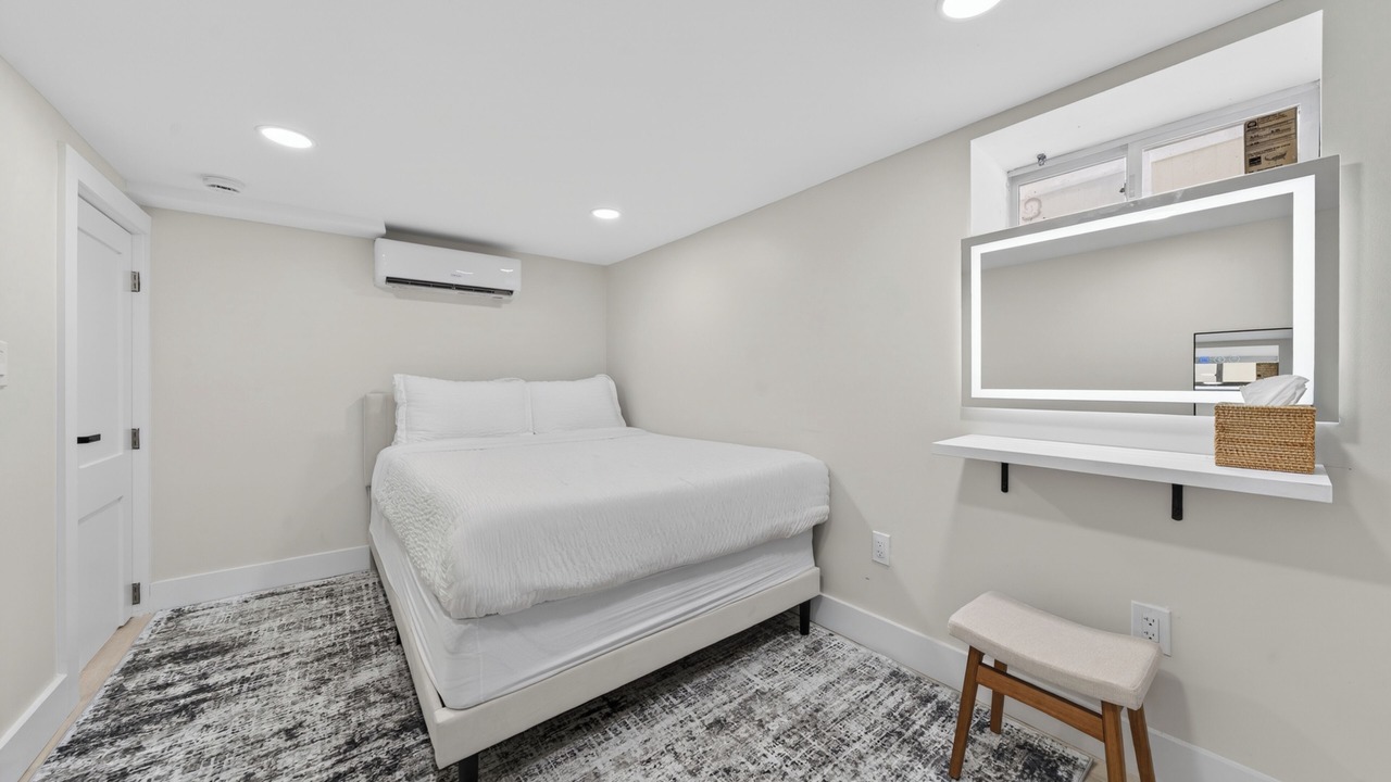 Photo of Bedroom in Hempstead
