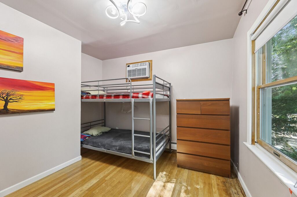 Photo of Bedroom in Teaneck