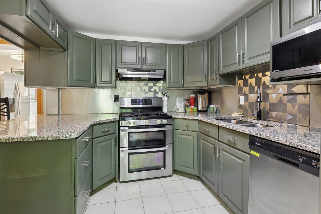 Photo of Kitchen in Teaneck