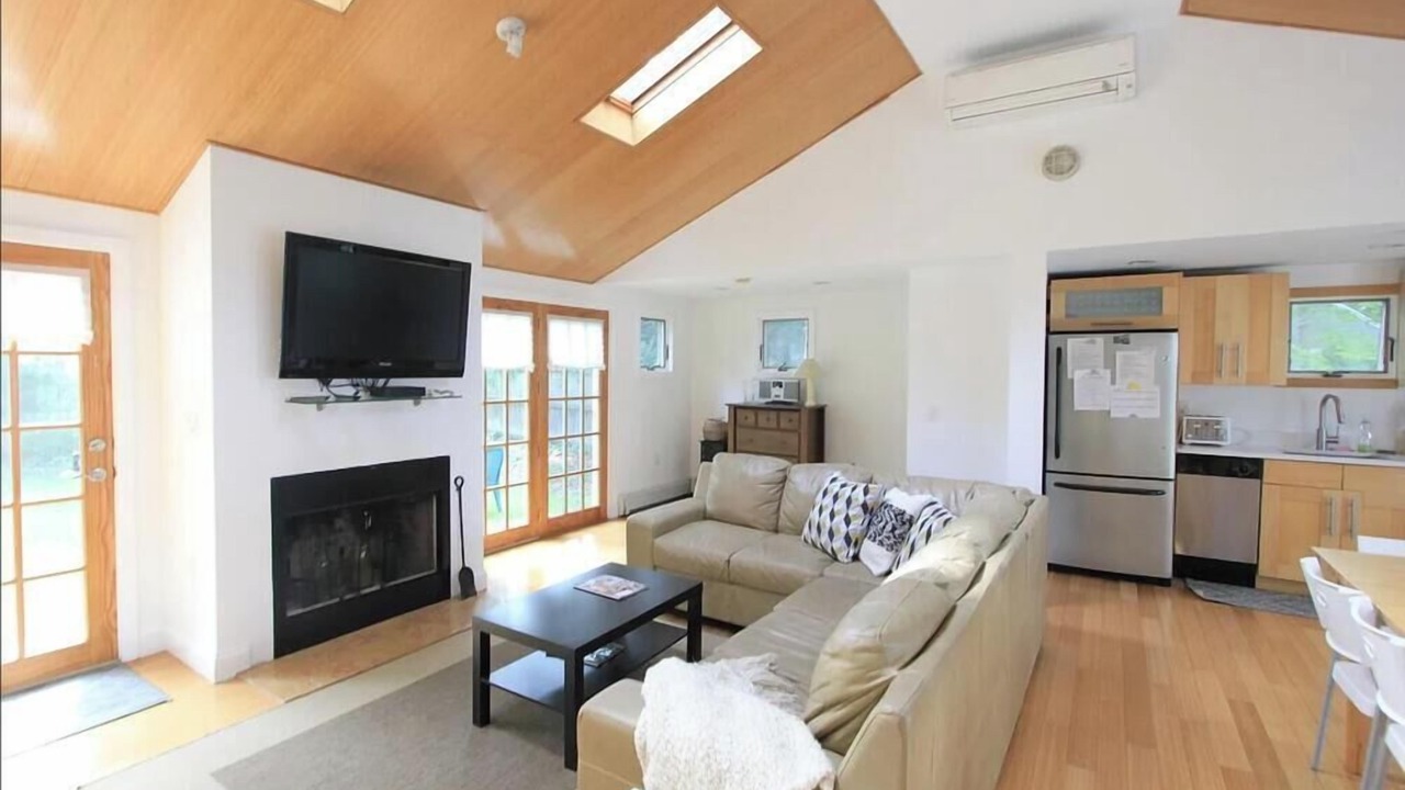 Photo of Livingroom in Cotuit