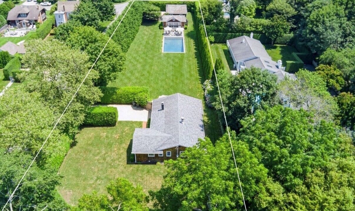 Photo of Outdoor in Village of Southampton