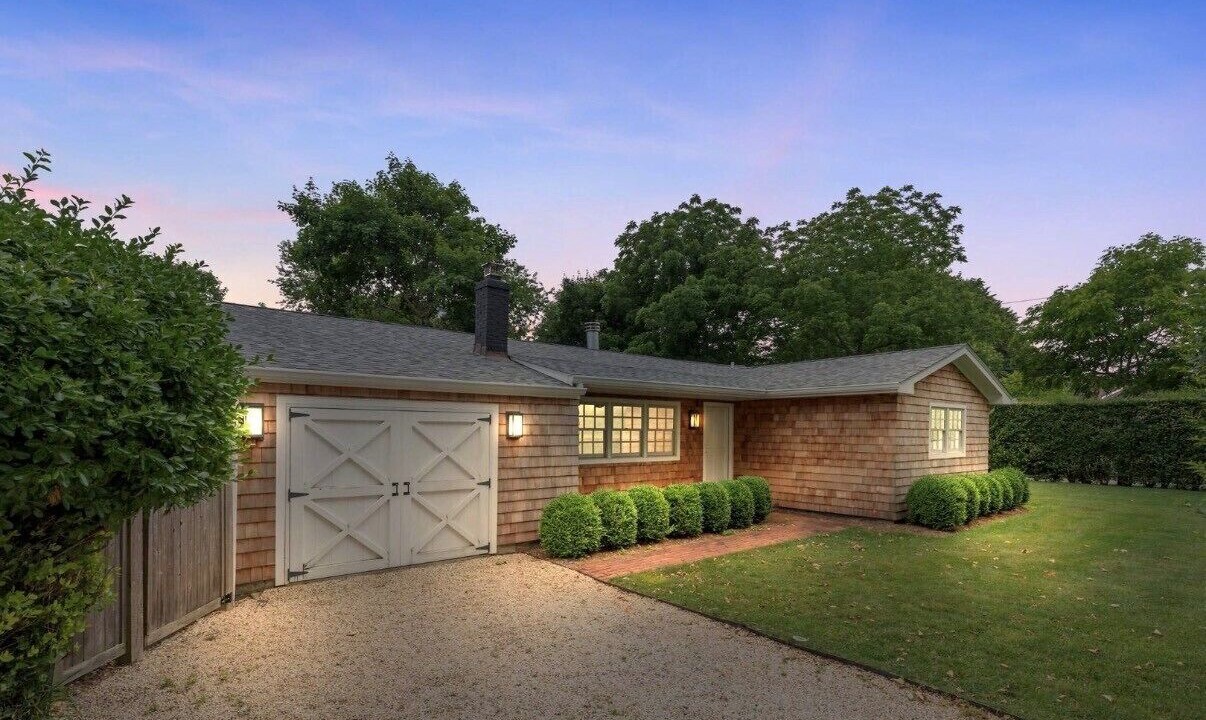 Photo of Outdoor in Village of Southampton