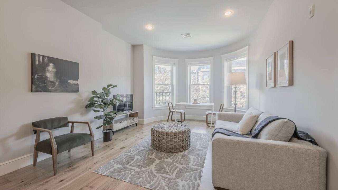 Photo of Livingroom in Back Bay