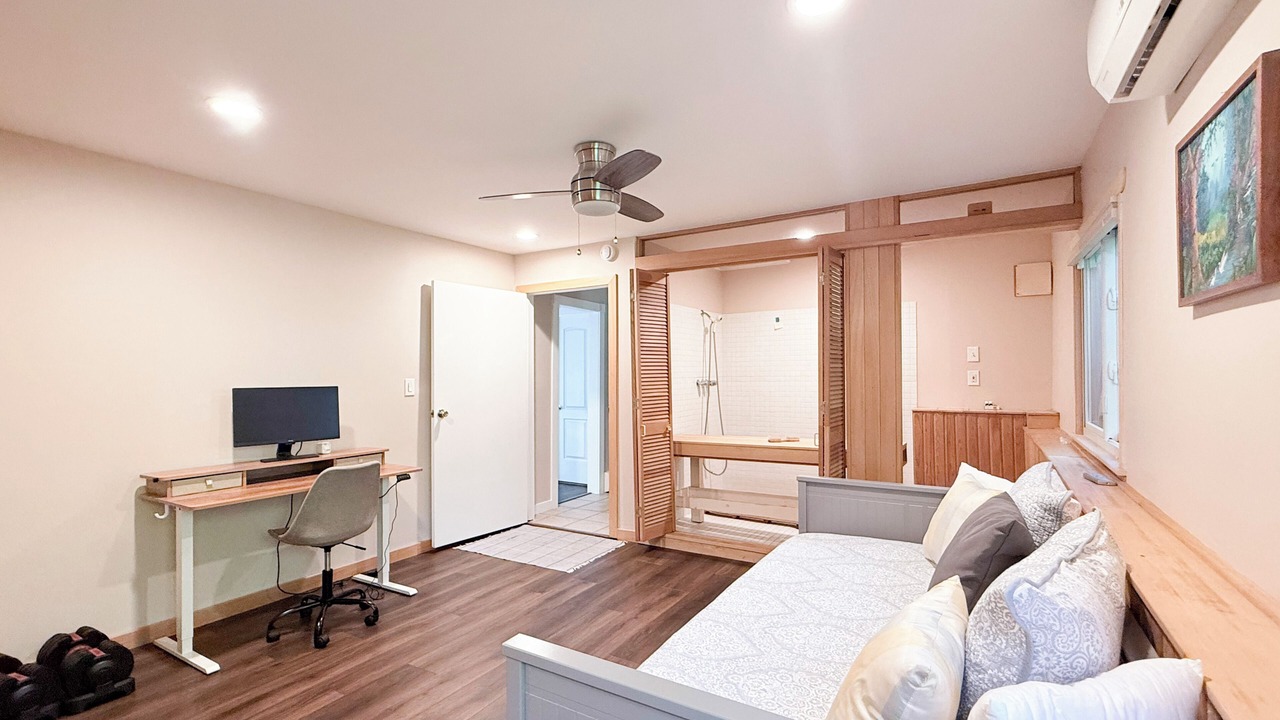 Photo of Bedroom in Baiting Hollow