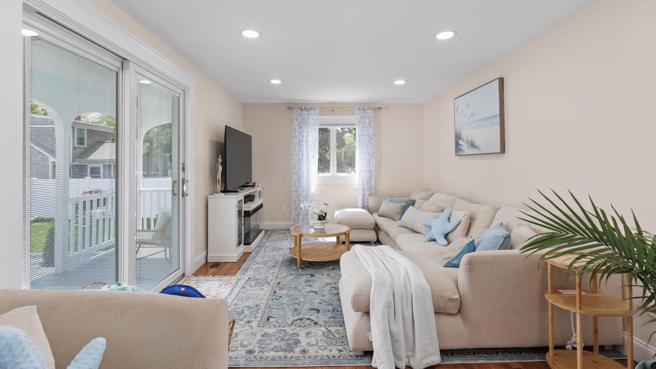 Photo of Livingroom in Hyannis