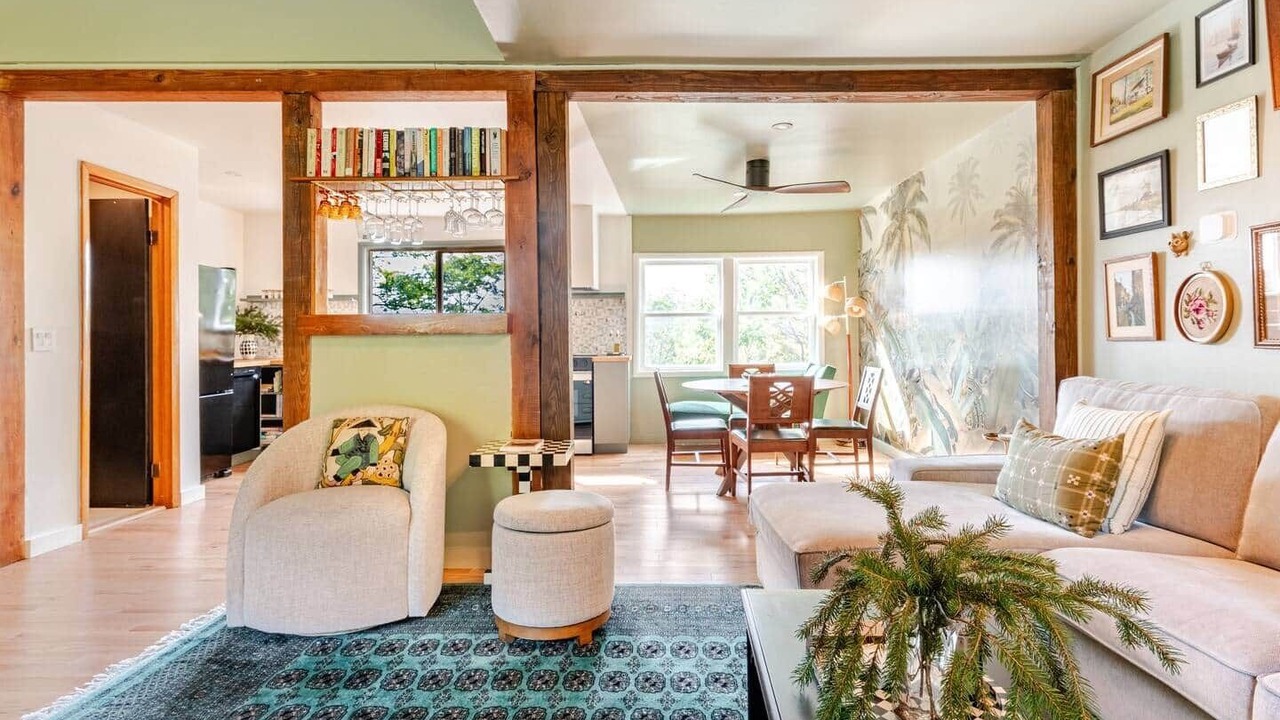 Photo of Livingroom in Jefferson Heights