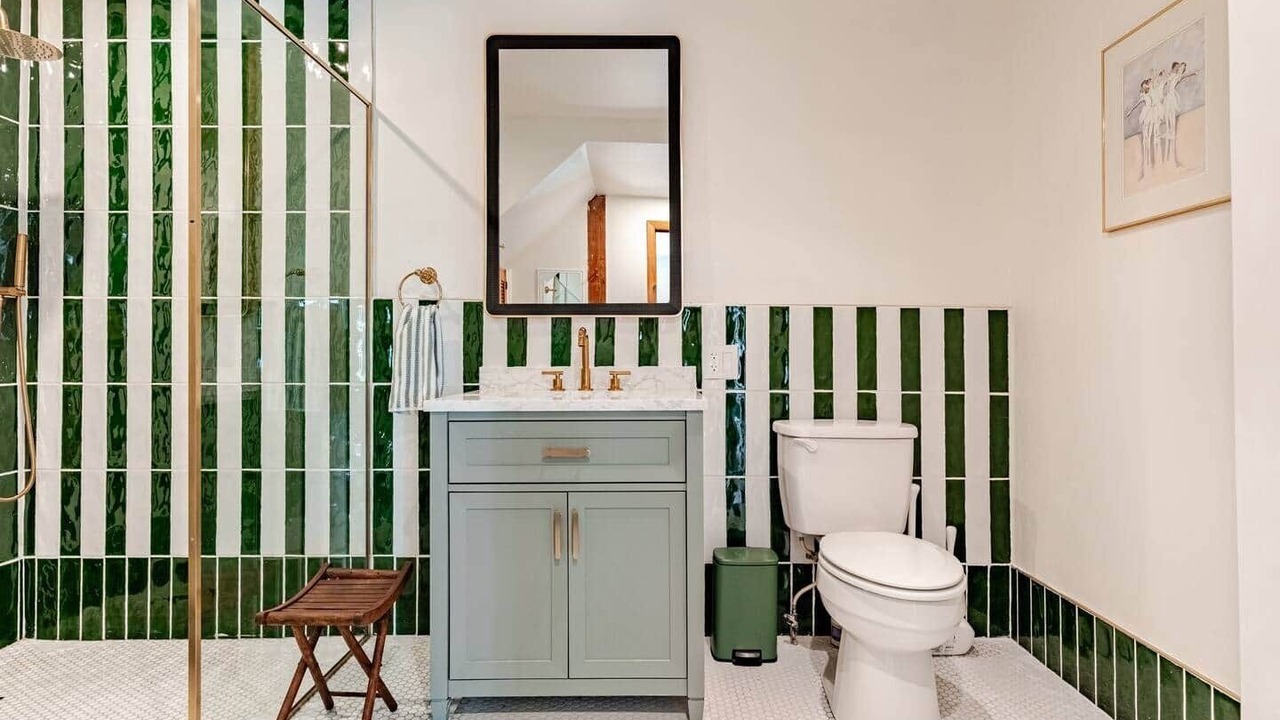 Photo of Bathroom in Jefferson Heights